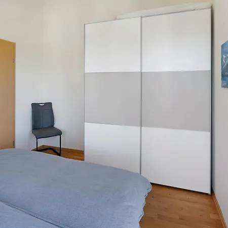 Book, 60 M²